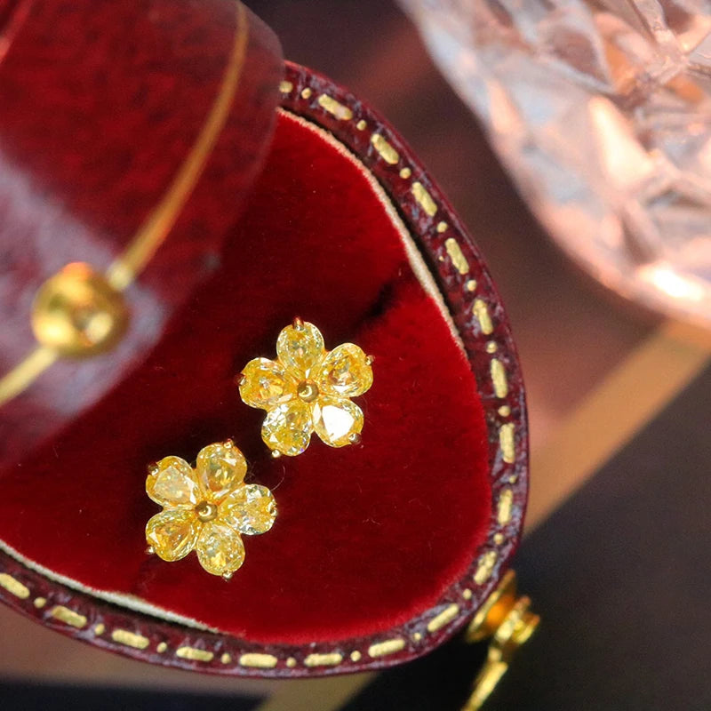 Aazuo Real 18K Yellow Gold Real Yellow Diamonds 0.8ct Fairy Flower Stud Earring Gifted For Women Wedding Party Chain Real Gold