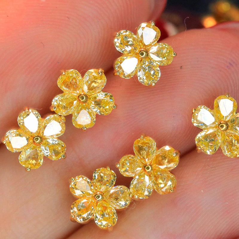 Aazuo Real 18K Yellow Gold Real Yellow Diamonds 0.8ct Fairy Flower Stud Earring Gifted For Women Wedding Party Chain Real Gold