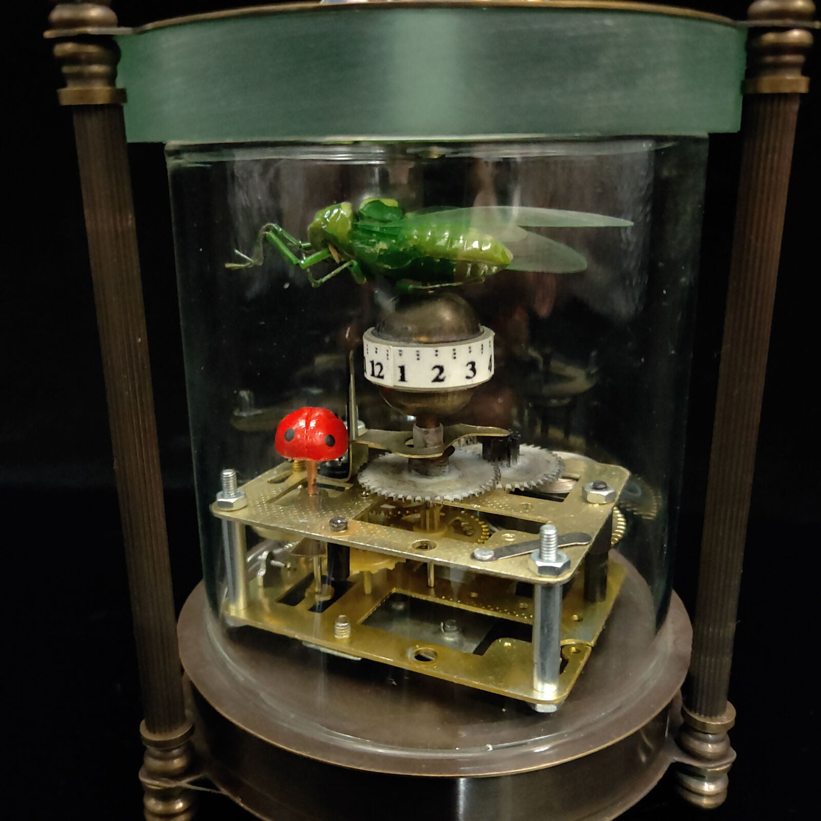 Antique Collection Exquisite Brass Glass Mechanical Clock